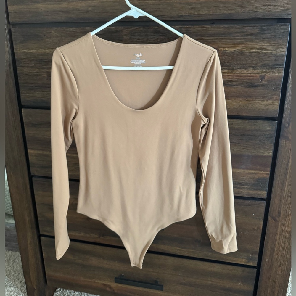 NUUDS bodysuit long sleeve scoop neck